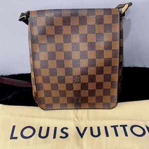 Authentic Louis Vuitton Monogram Crossbody.